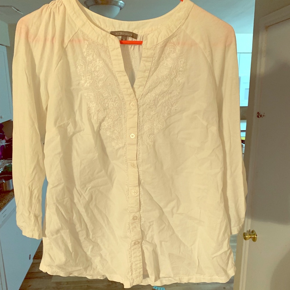 Medium women’s RETRO-ology Shirt